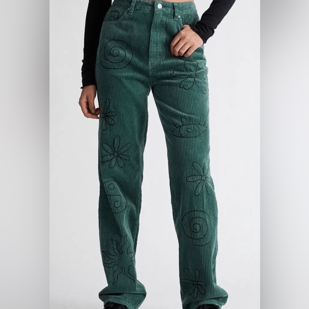 Pacsun Green Corduroy Embroidered 90’s Boyfriend, size 26